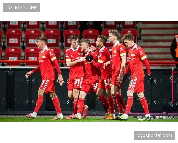 半场战报：沃尔夫斯堡1-1法兰克福，双方门将各献神扑